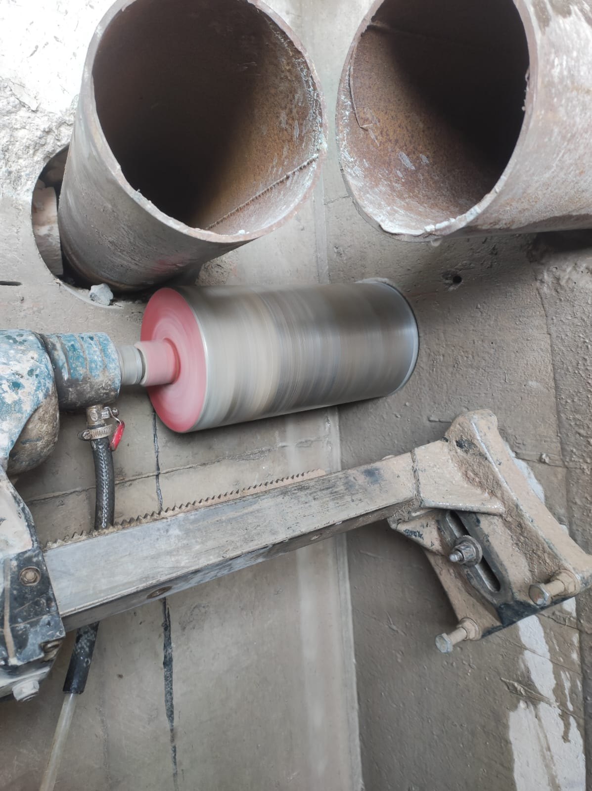 Алмазное бурение крупным планом